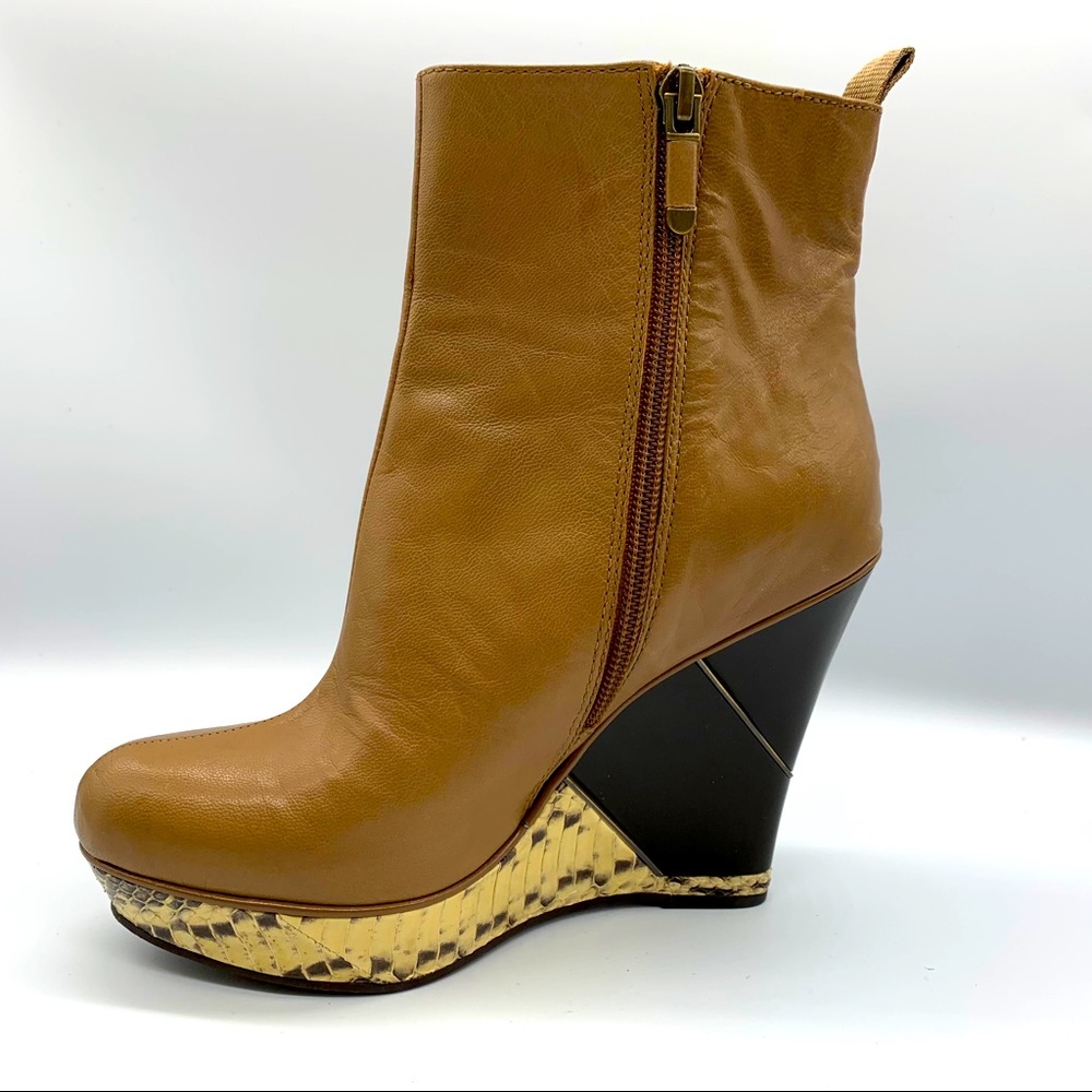 B. Makowsky Tan Leather Wedge Boots, Size 6